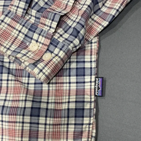Patagonia Shirt Mens Medium Button Up Organic Cotton Plaid Outdoors Sustainable - Picture 3 of 8